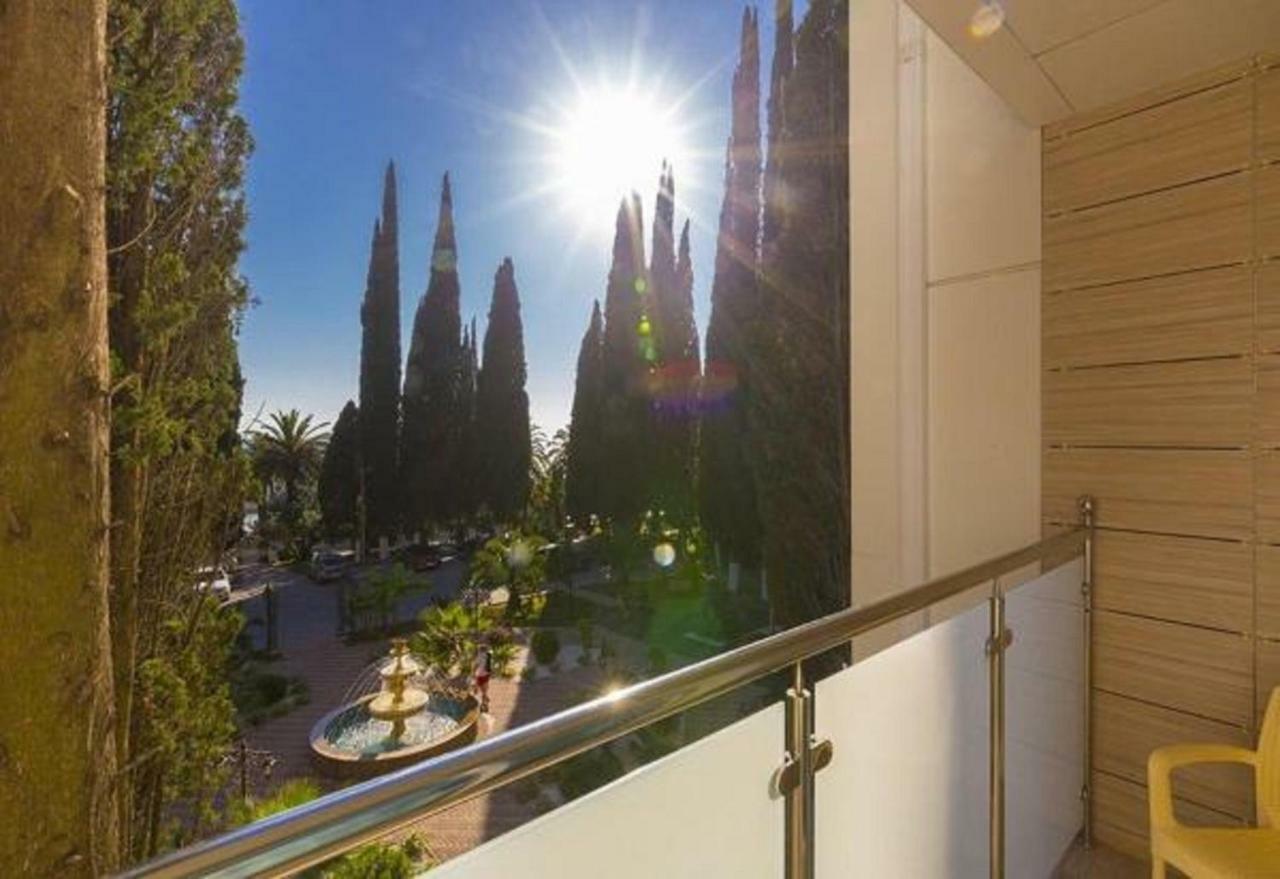 Hotel Cheluskintsev Gagra Luaran gambar