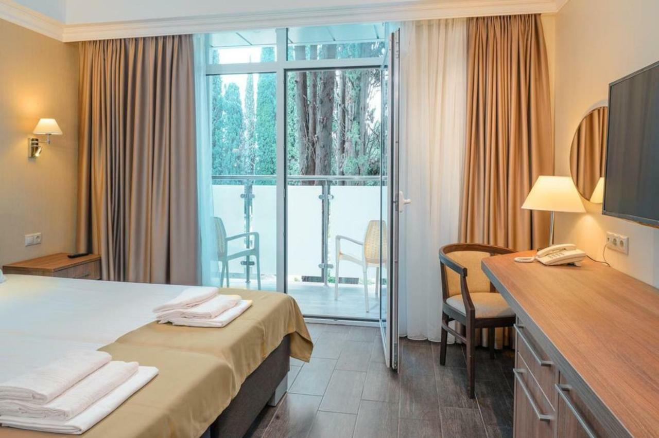 Hotel Cheluskintsev Gagra Luaran gambar